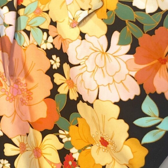 Shade & Shore NWOT SZM Black Floral Halter One Piece Figure Flattering Swimsuit - Picture 6 of 8